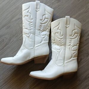 White Western-Style Women's Boots